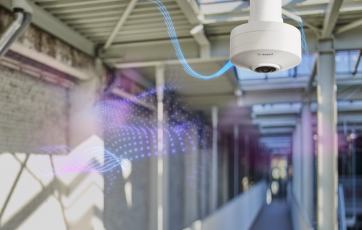 Camera toàn cảnh FLEXIDOME 5100i cải thiện nhận thức tình huống bằng AI âm thanh